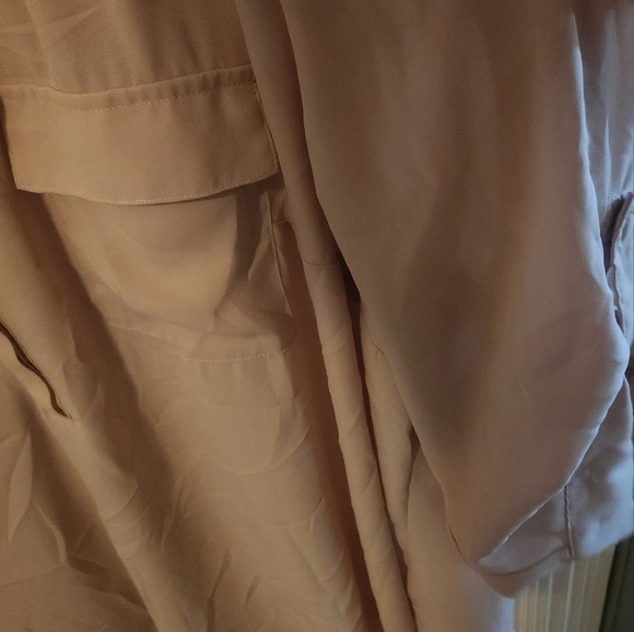 TORRID Harper blouse. TAN. 3X. - Picture 6 of 6